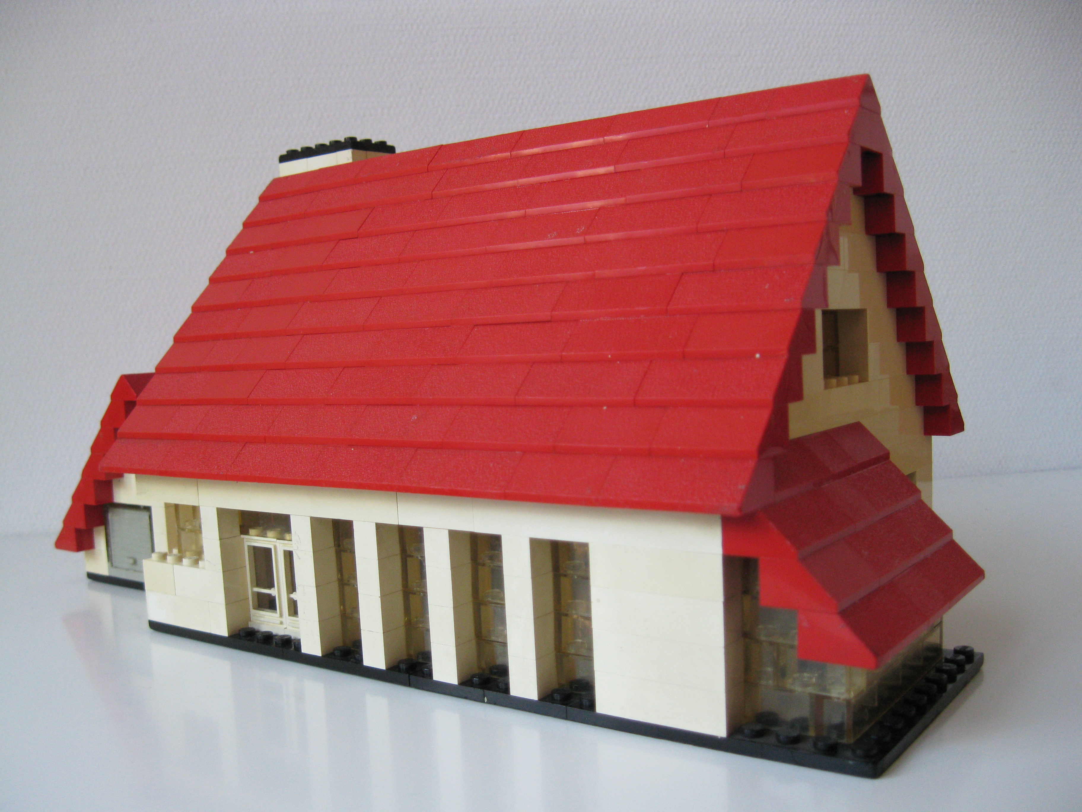 italian_bungalow_-_side.jpg