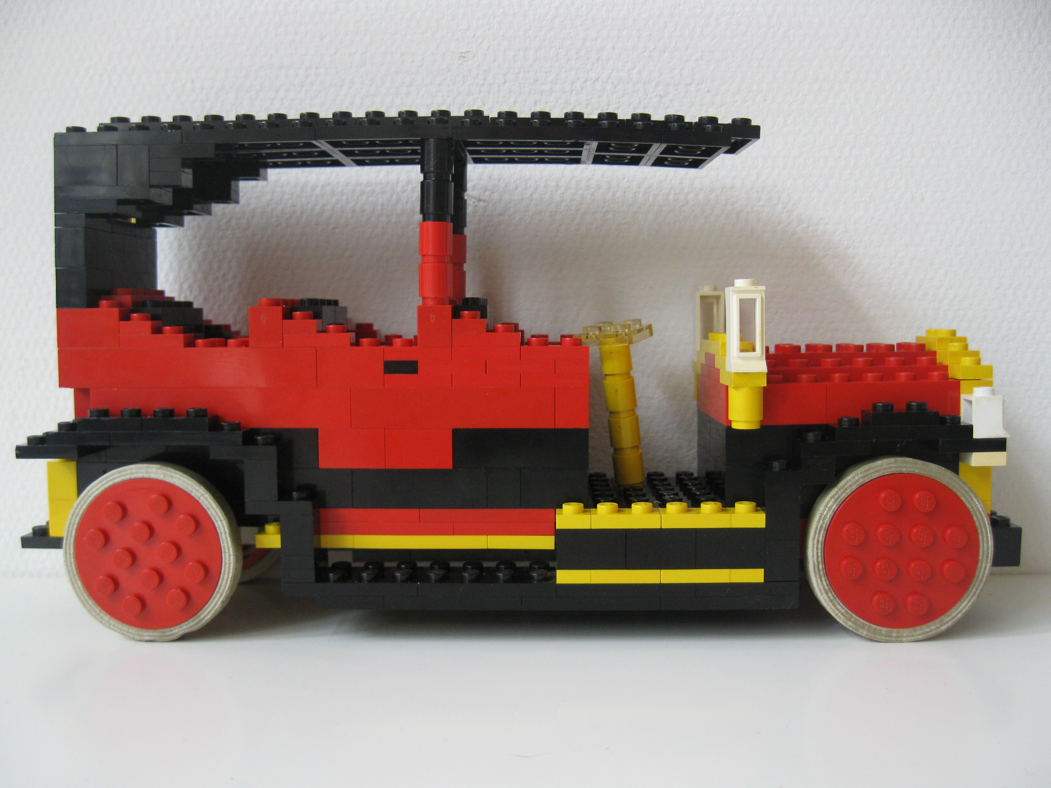 limousine_with_black_roof_style.jpg