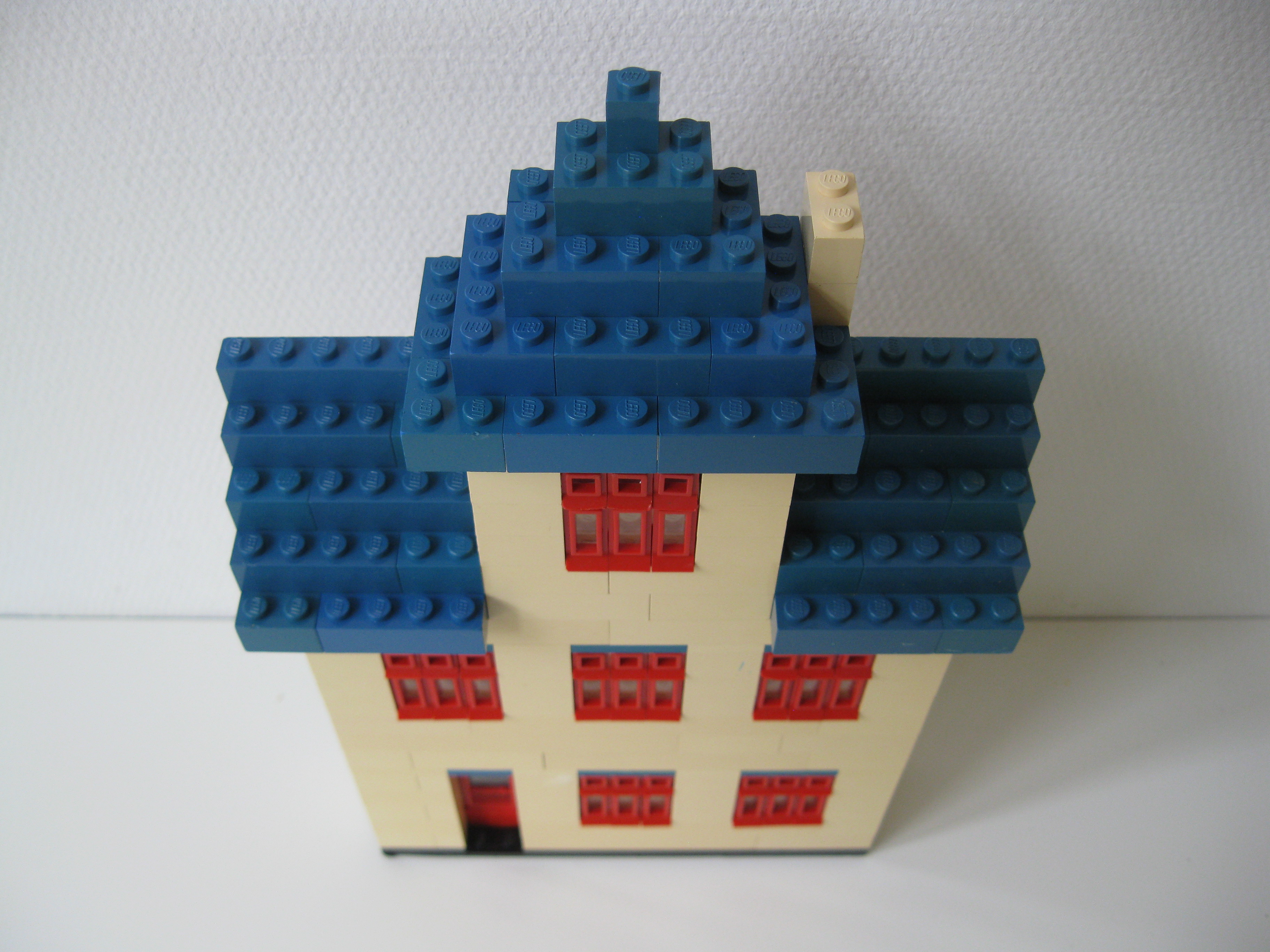 simple_facade_house_-_front.jpg