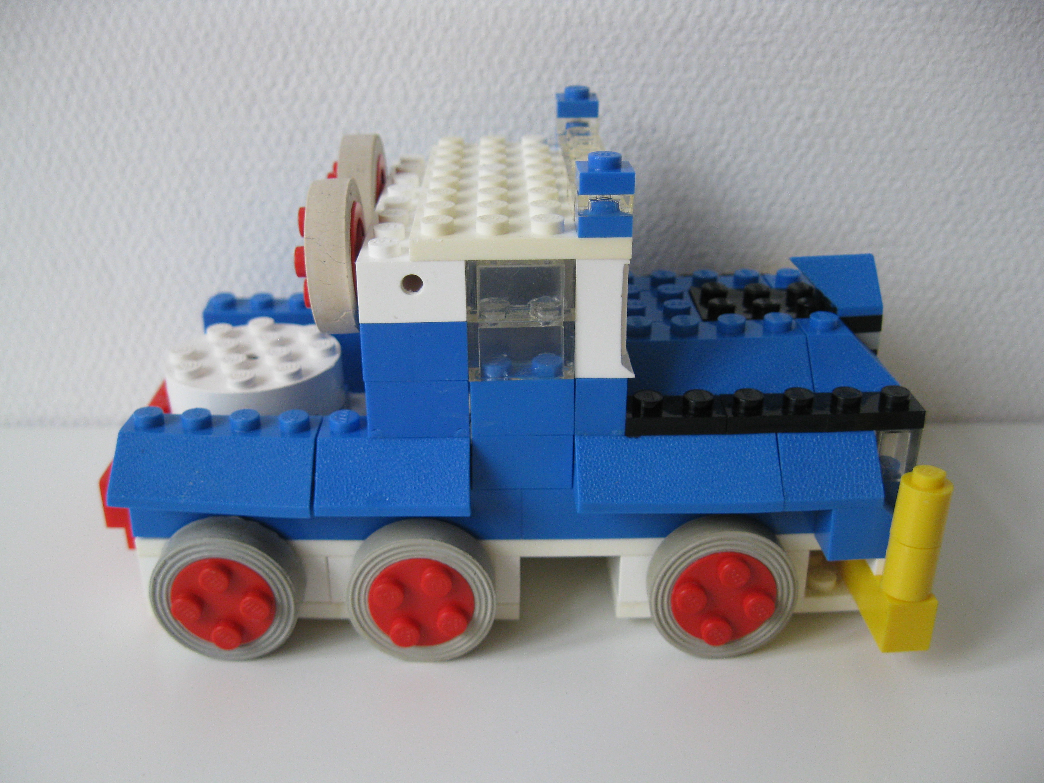 truck_-_side.jpg