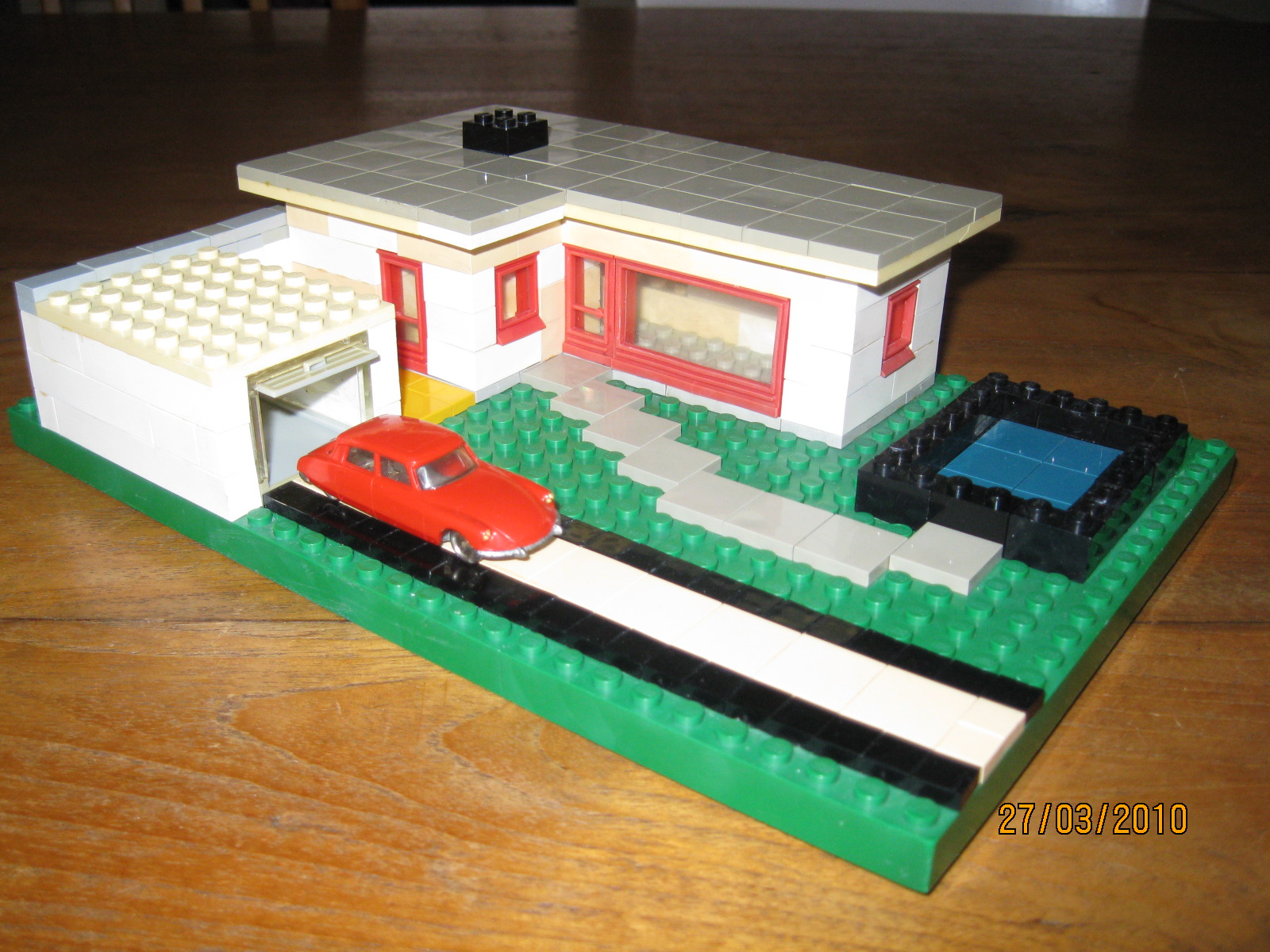 1965_mini_bungalow_-_front.jpg