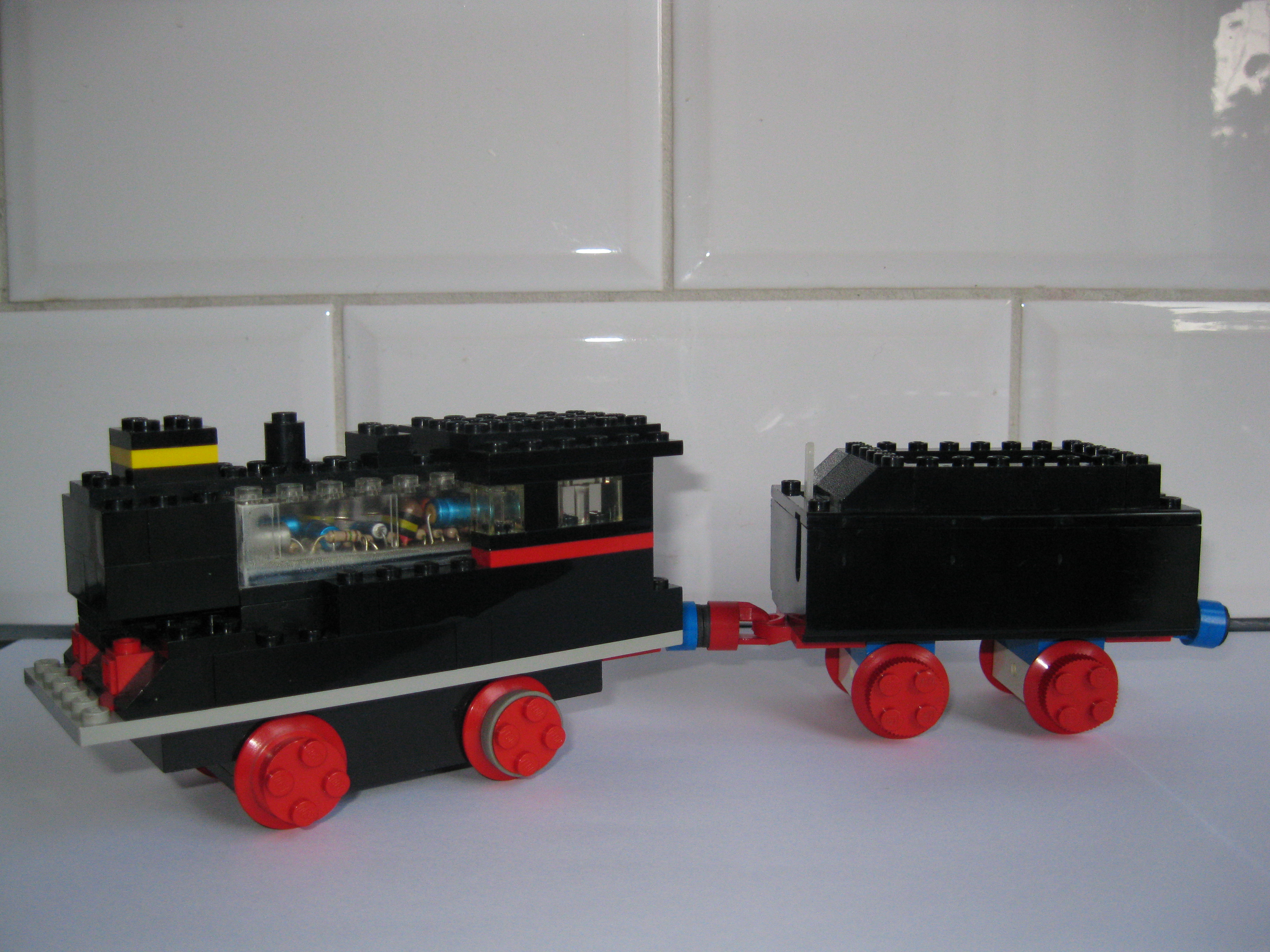 1968_electronic_118_train_and_tender.jpg