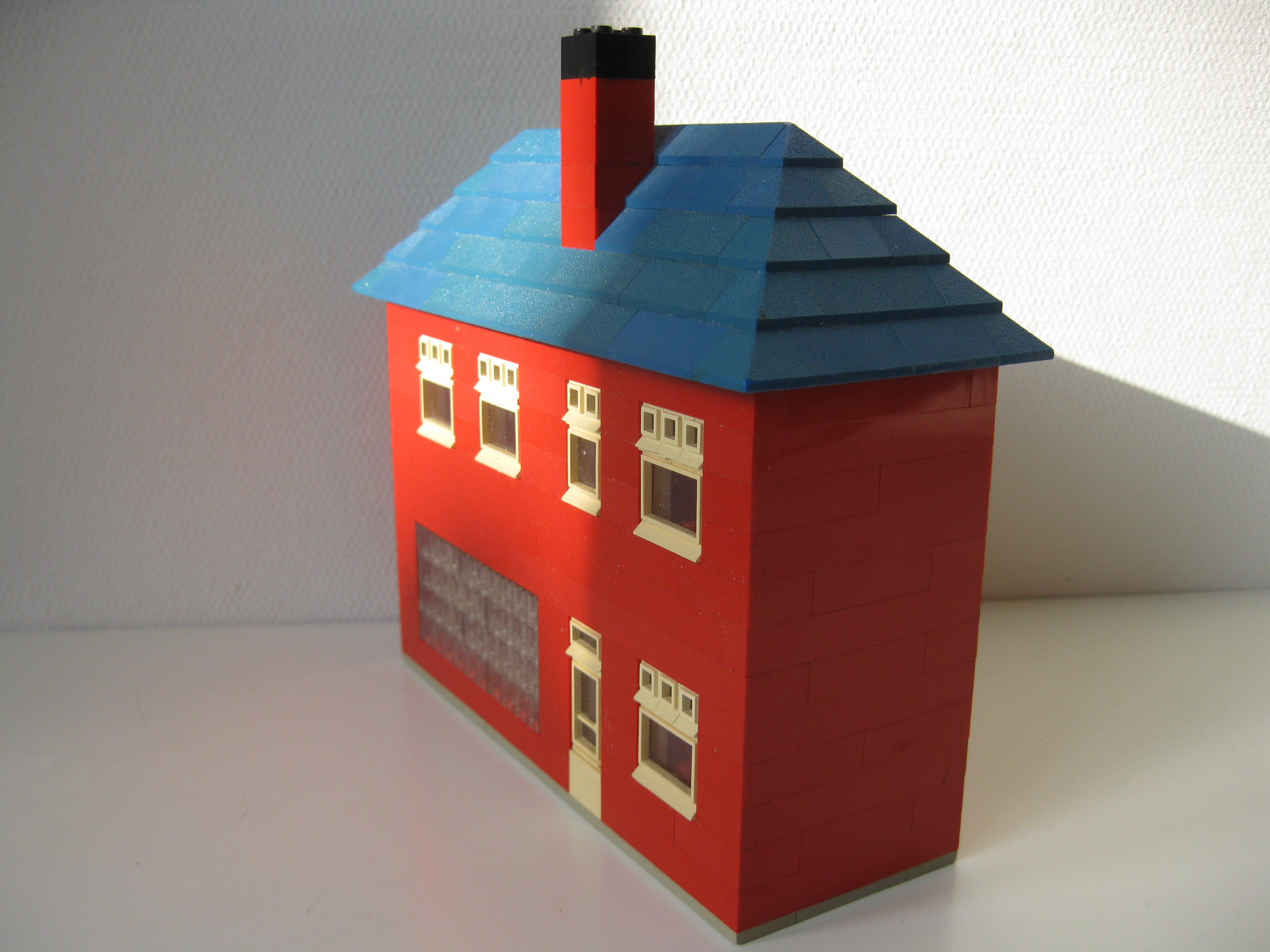 19sixties_small_red_house_-_side.jpg