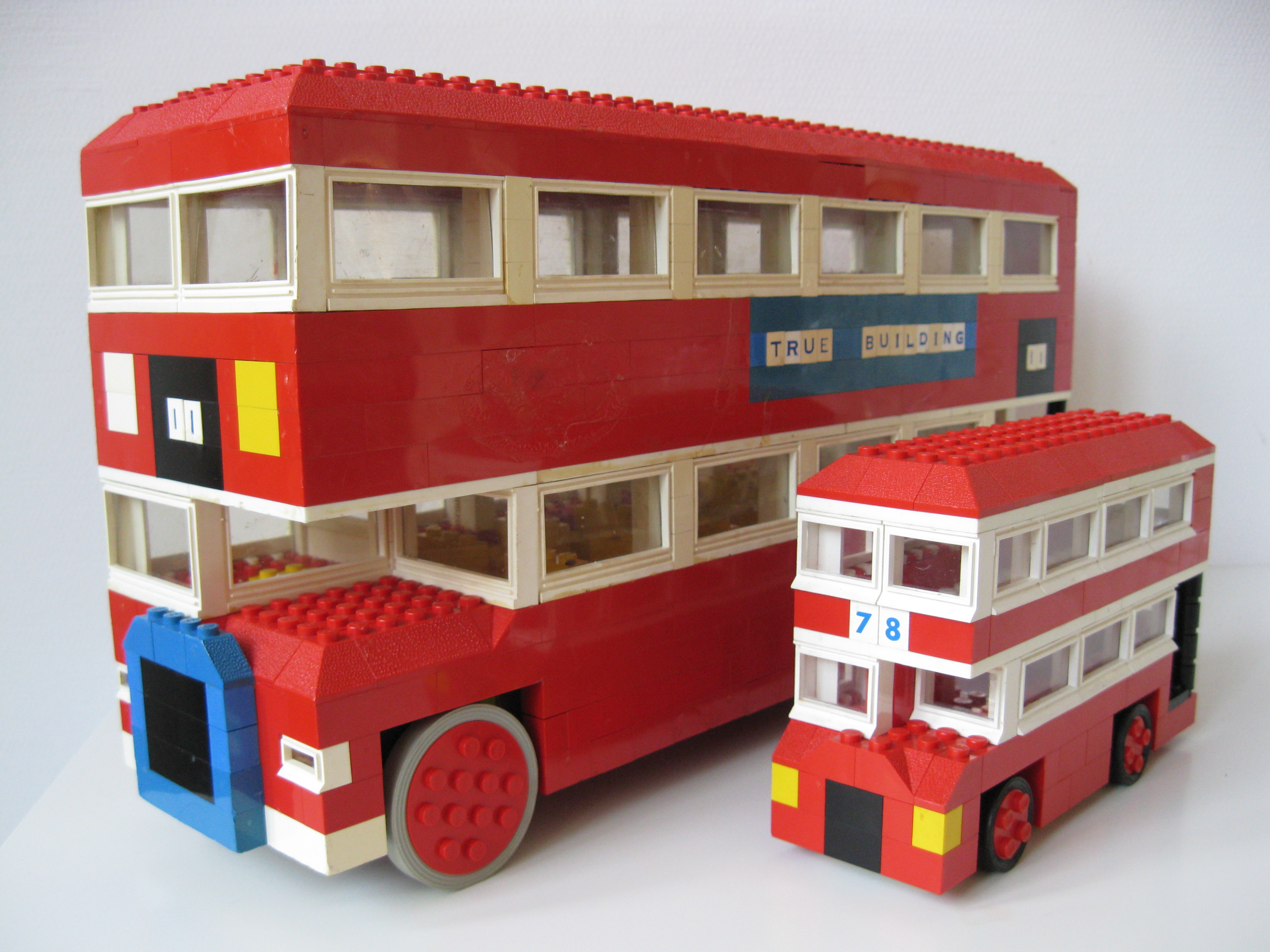 london_bus_big_and_small_1966.jpg