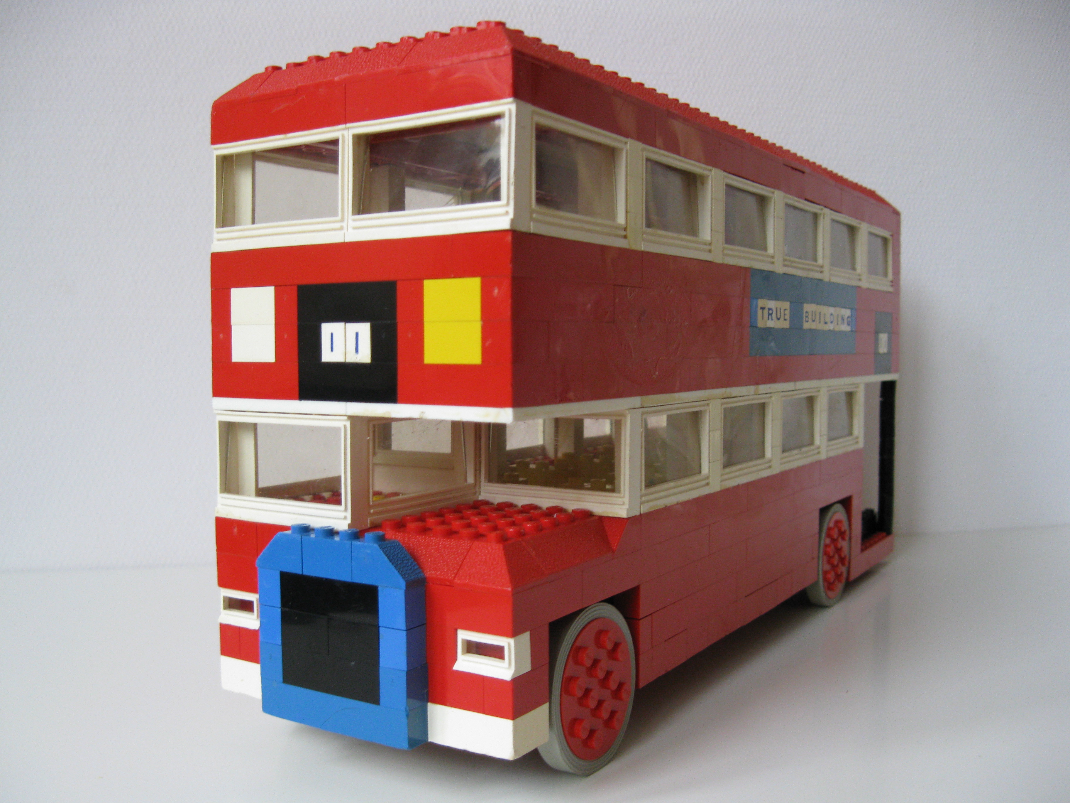 london_bus_big_version_-_front.jpg