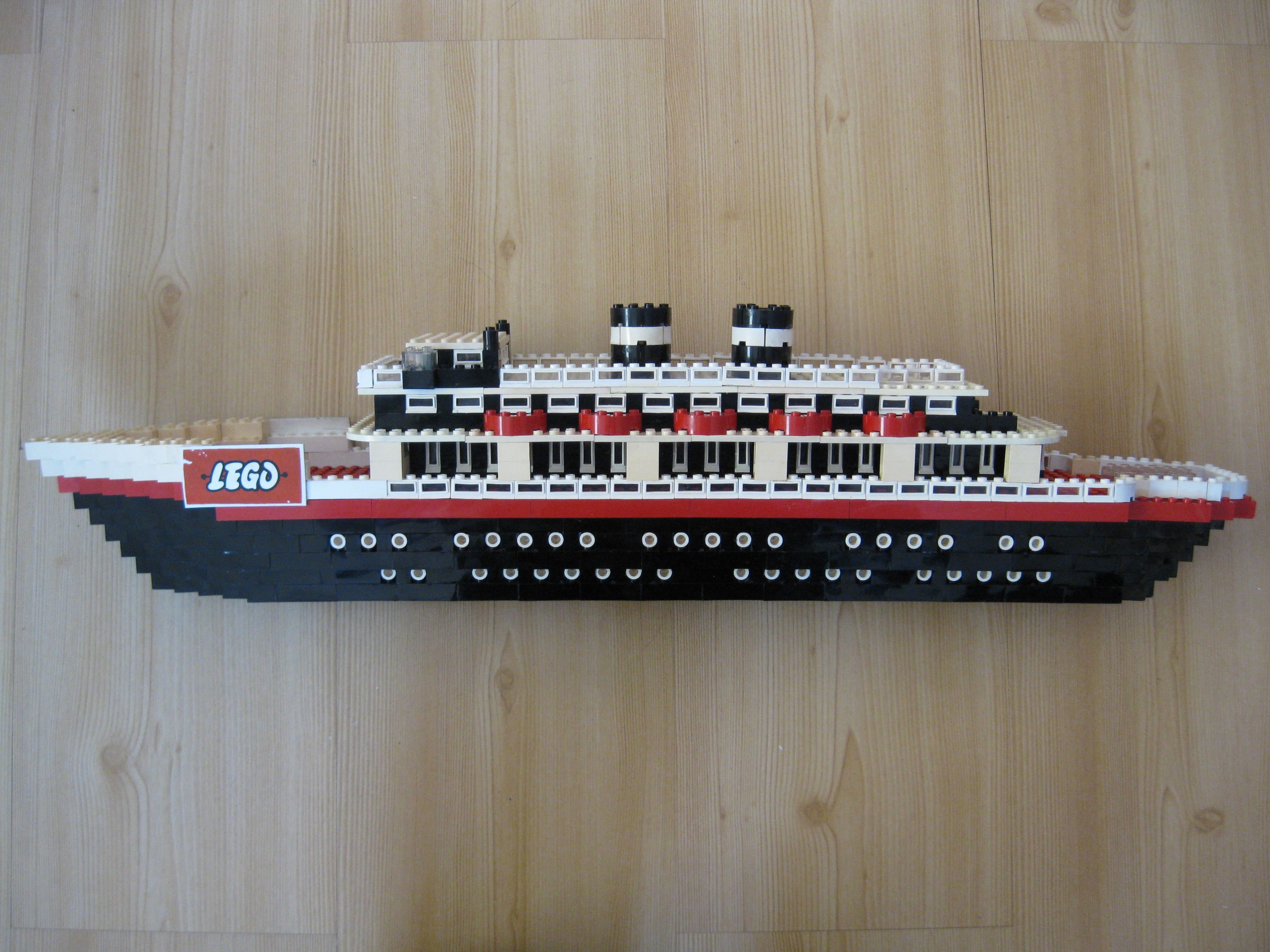 passenger_ship_mid_sixties_-_side.jpg