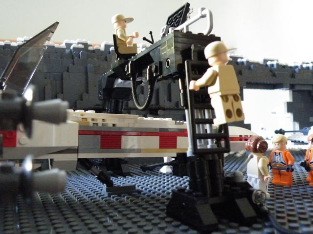 x_wing_and_truss_side.jpg