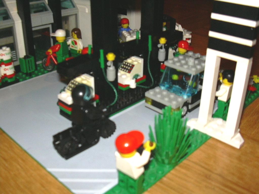 gaspumps2.jpg