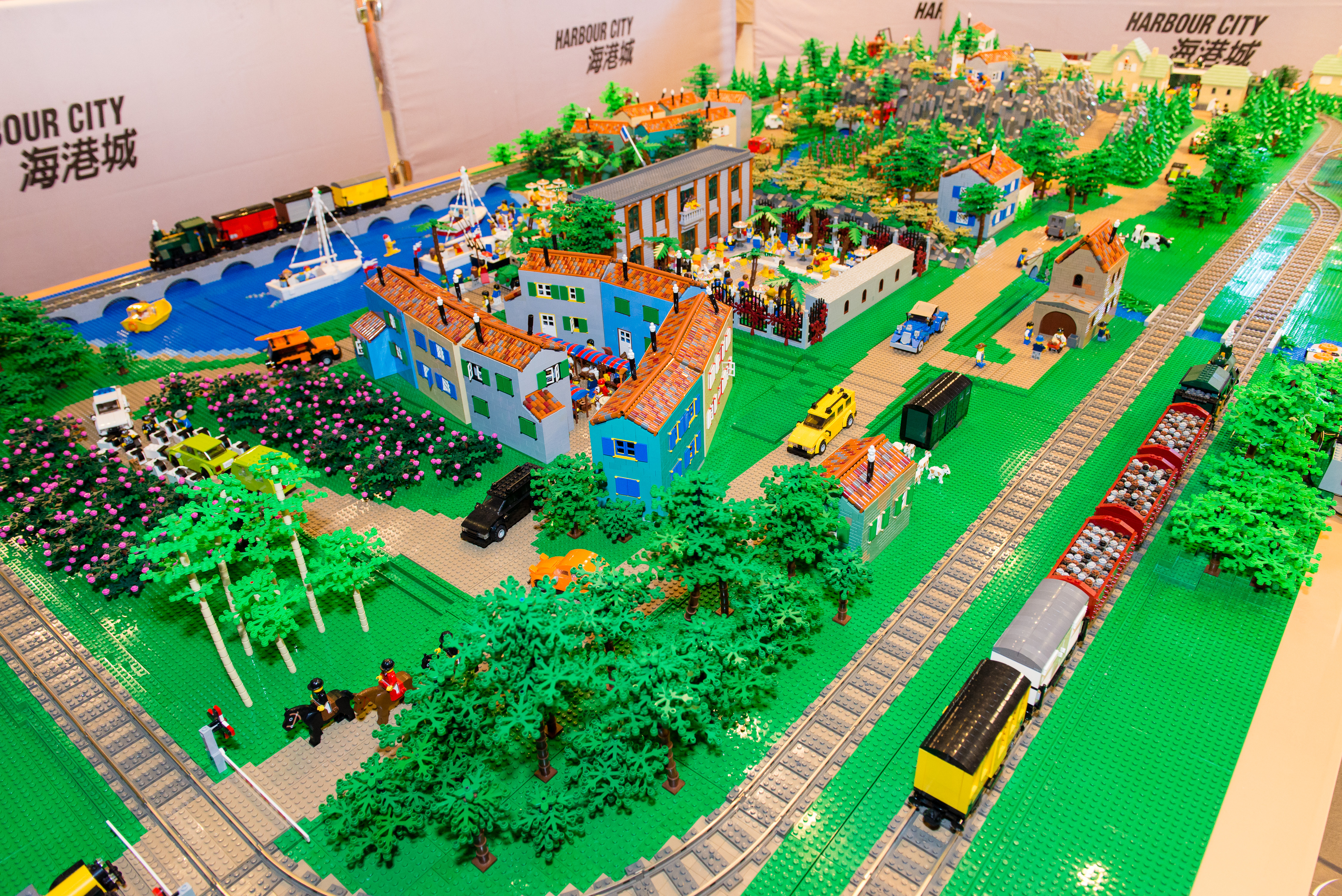 lcx_denmark_dynamic_bricks_exhibition_118.jpg