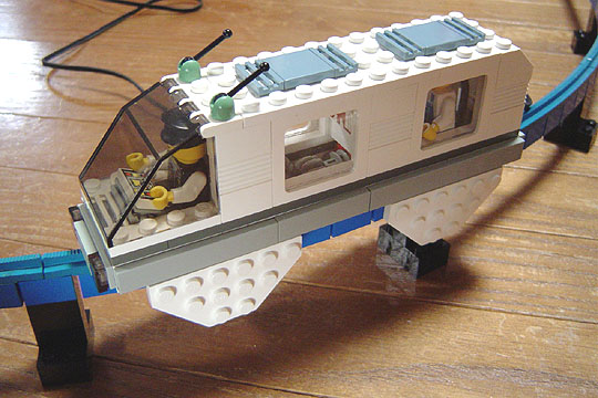 monorail1.jpg