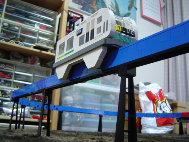monorail604.jpg