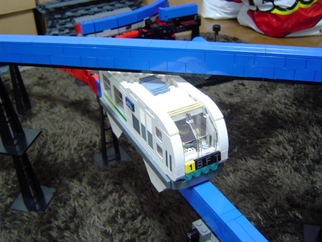 monorail802.jpg