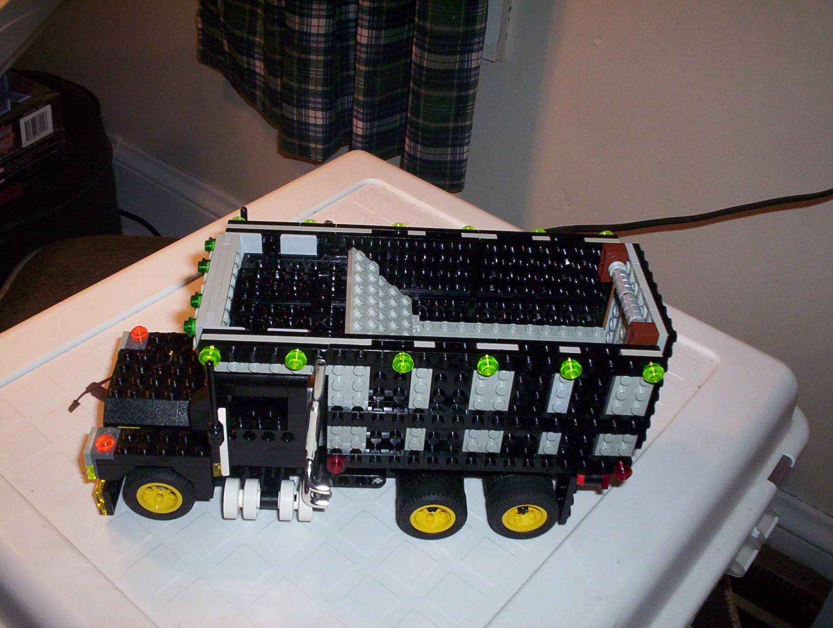 coaltrucklego_009.jpg