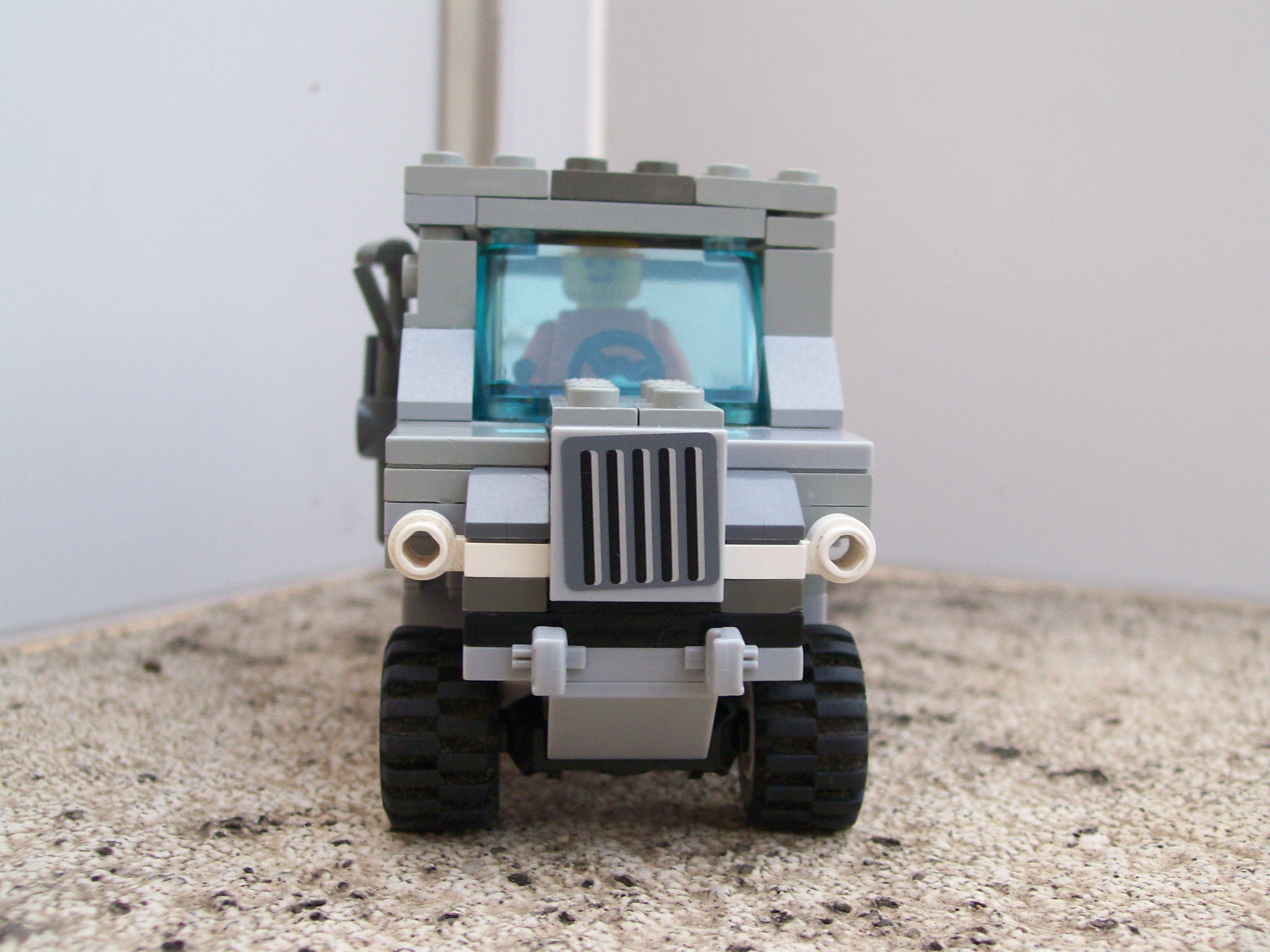 jeep_front.jpg