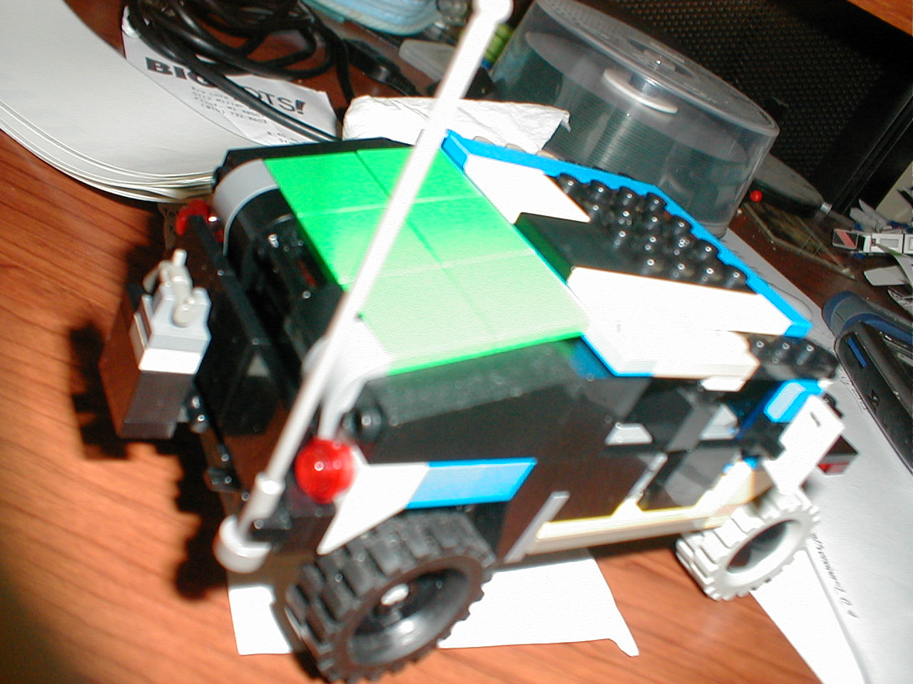 new_lego_humvee_back.jpg