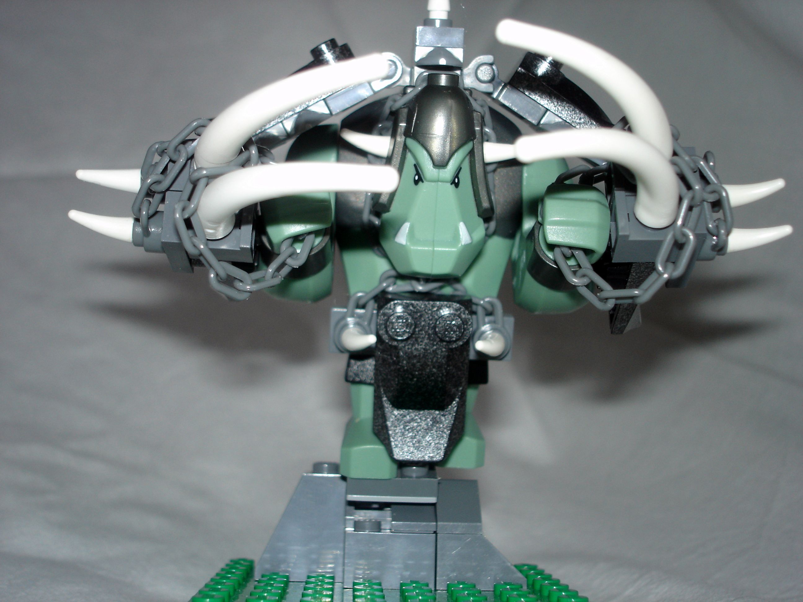 green_armored_troll_02.jpg