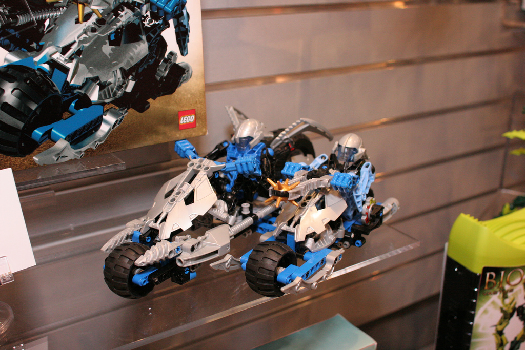 toy_fair_75.jpg