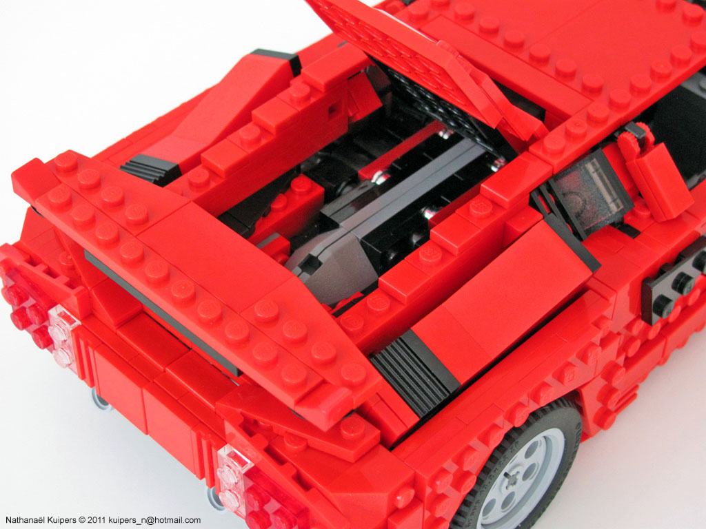 countach_v12rear.jpg