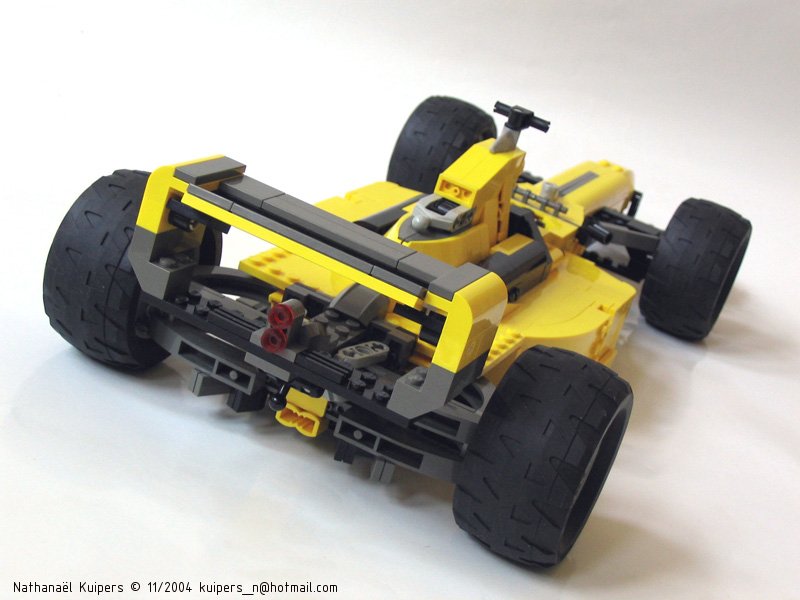 f1car_backrightlow.jpg