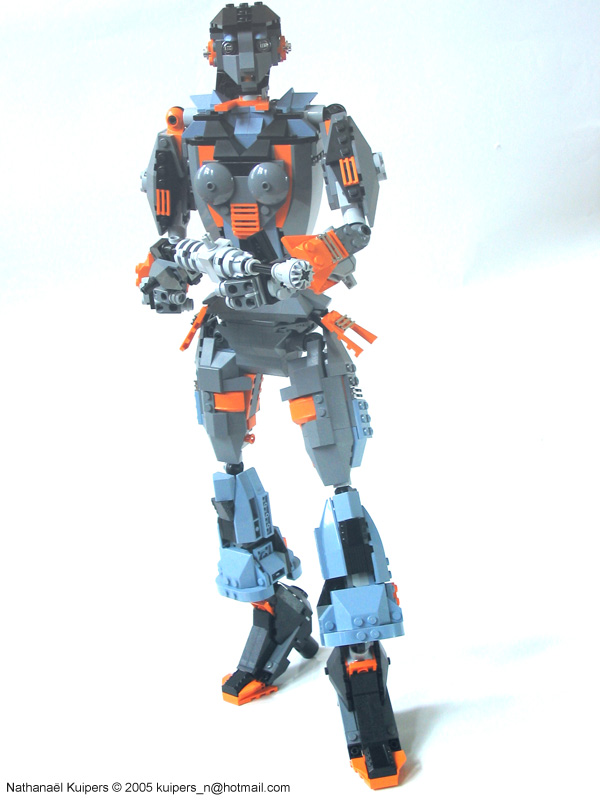 roxy_4508withrifle2.jpg