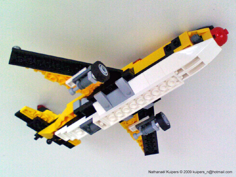 jetliner_bottom.jpg