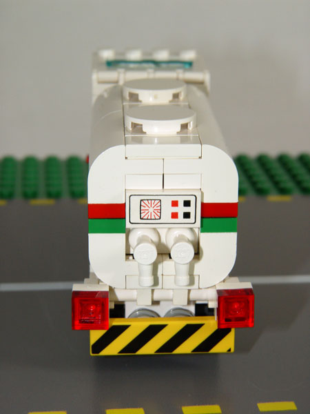 octan02_back_view.jpg