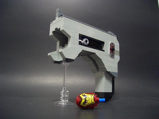vladek-gun-02.jpg