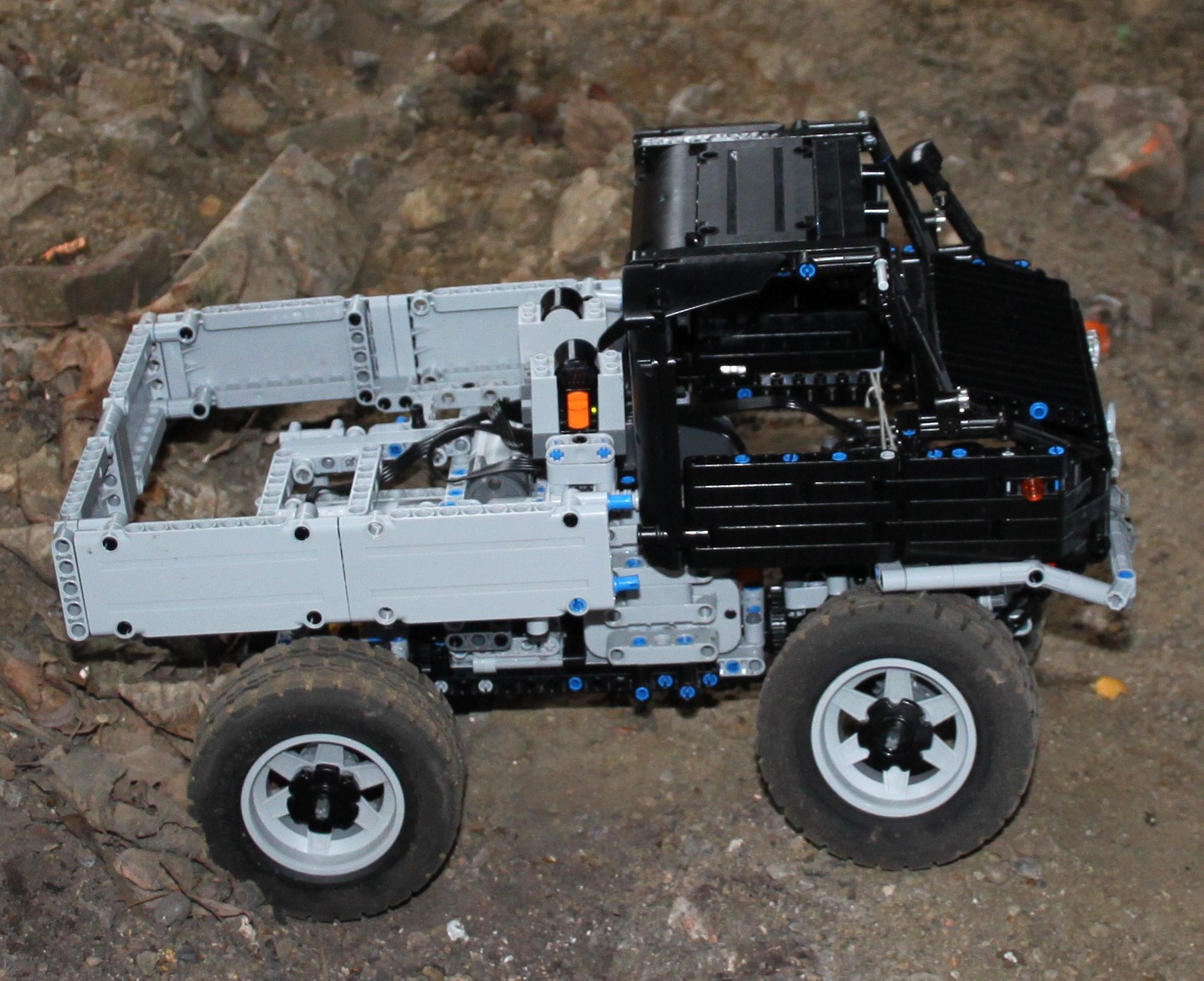 01_mercedes_unimog_406_wip1.jpg