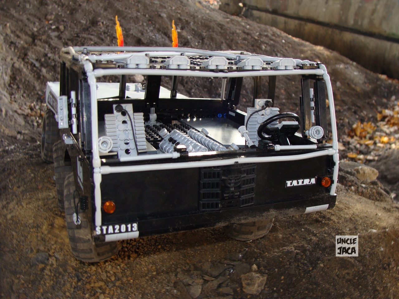 01_tatra_t-813_6x6x4.jpg