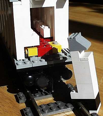 yp_db212_cargo_v2_p18.jpg