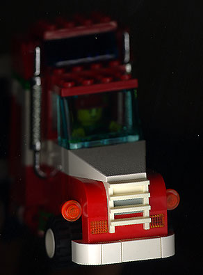 octantruckfrontv2.jpg