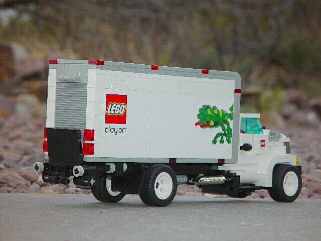 wwym_truck_v8_real_brick_07.jpg