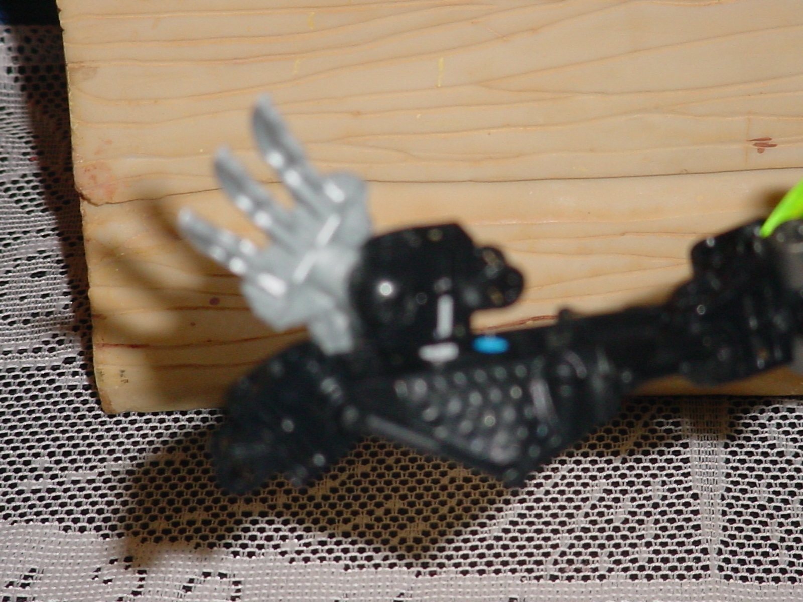 new_bionicles_and_mocs_005.jpg