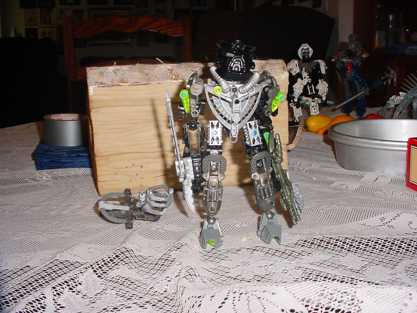 new_bionicles_and_mocs_007.jpg