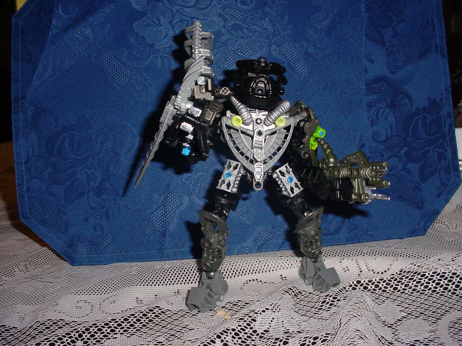 new_bionicles_and_mocs_011.jpg
