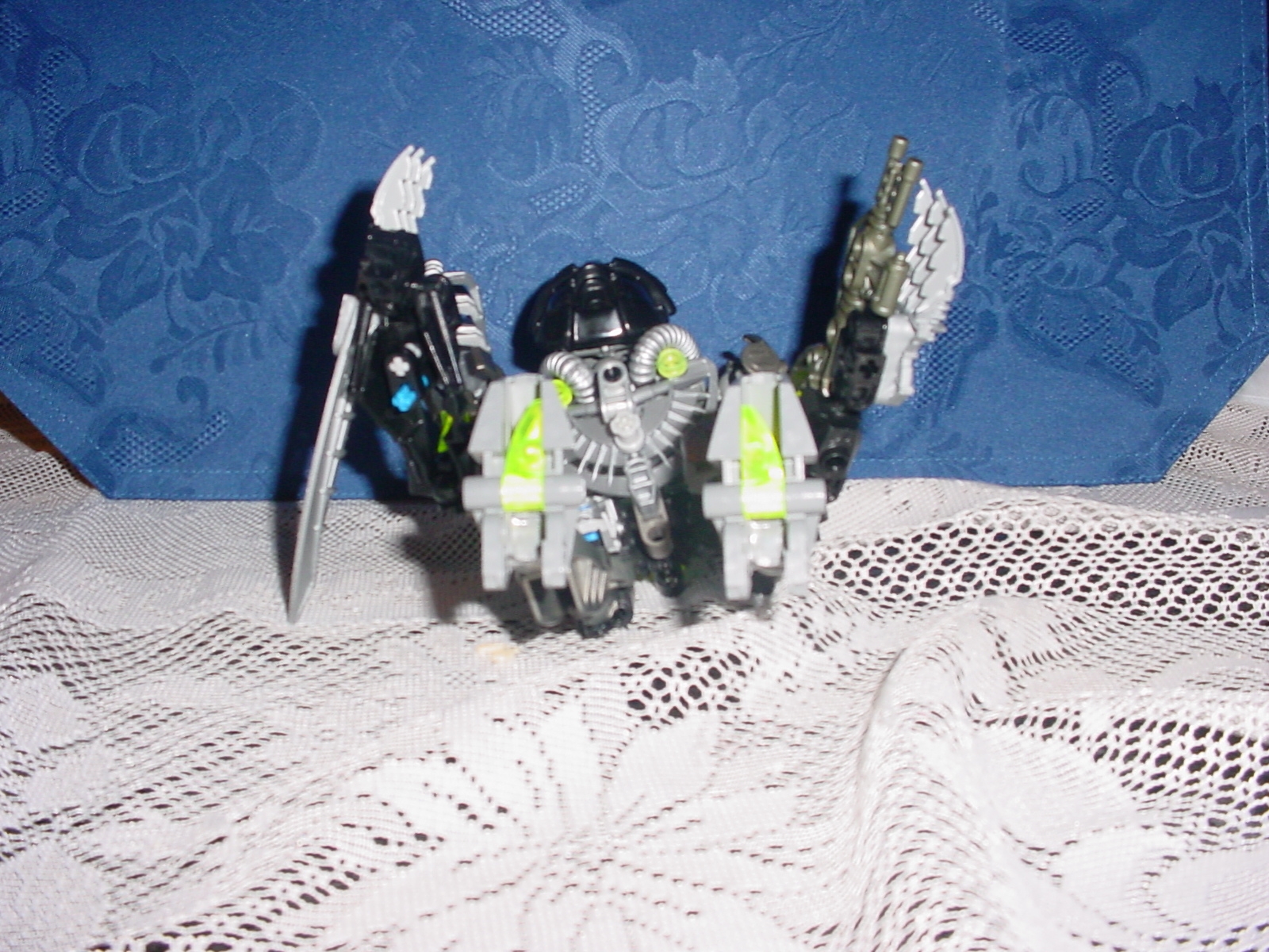 new_bionicles_and_mocs_012.jpg