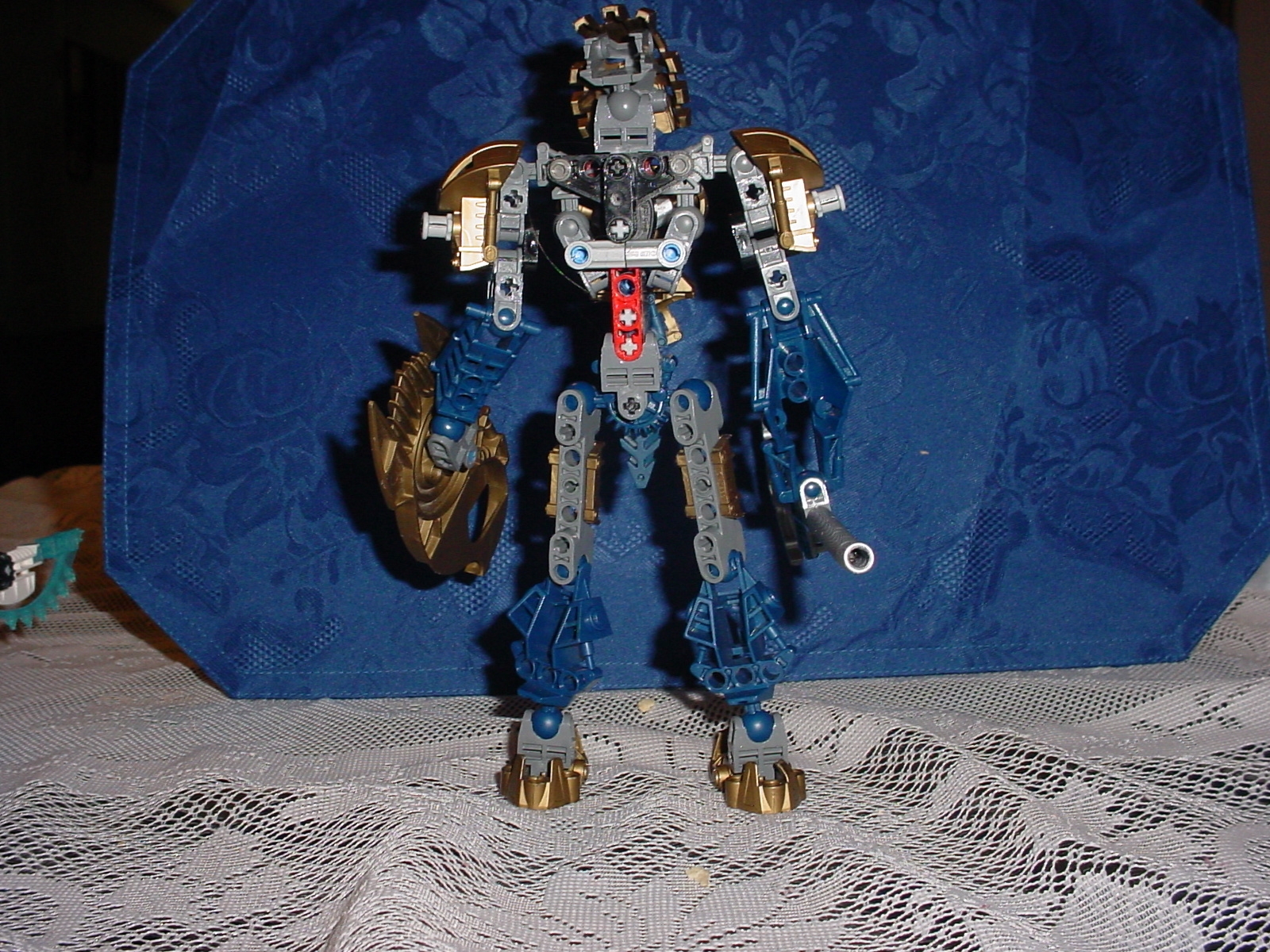 new_bionicles_and_mocs_017.jpg
