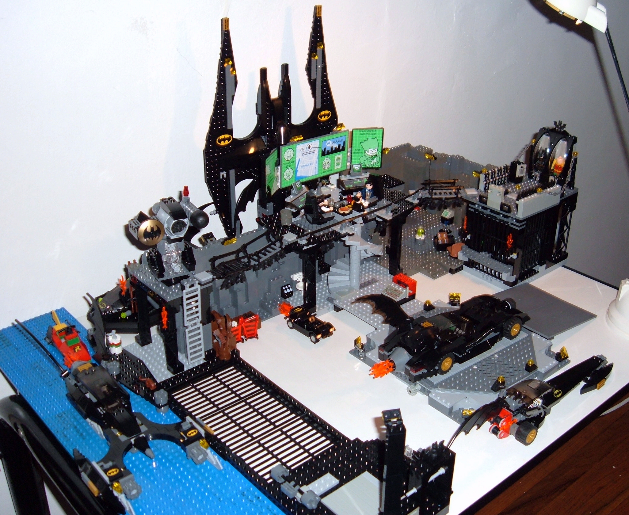 batcave-layout1.jpg