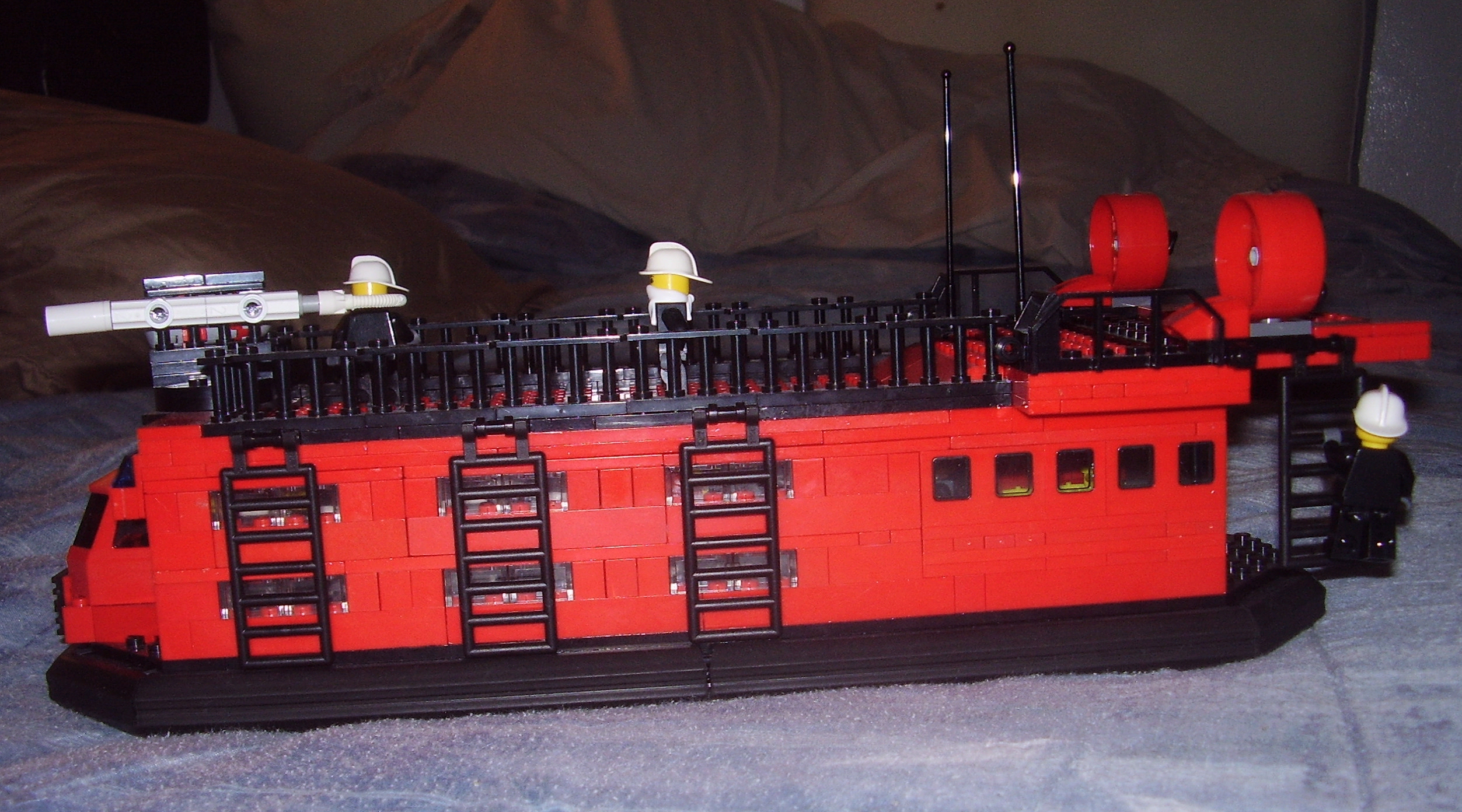fireboat2.jpg
