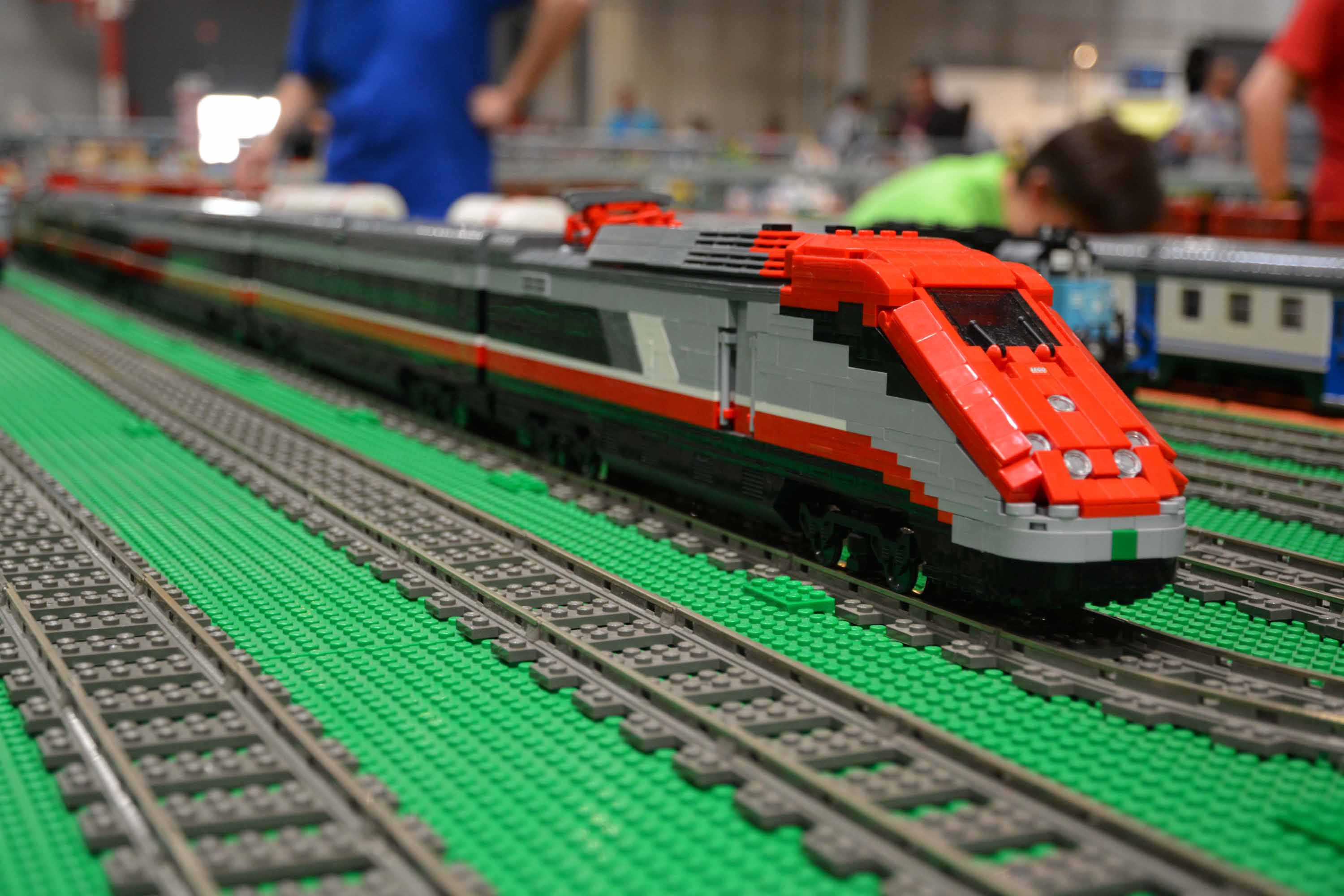 train-05.jpg