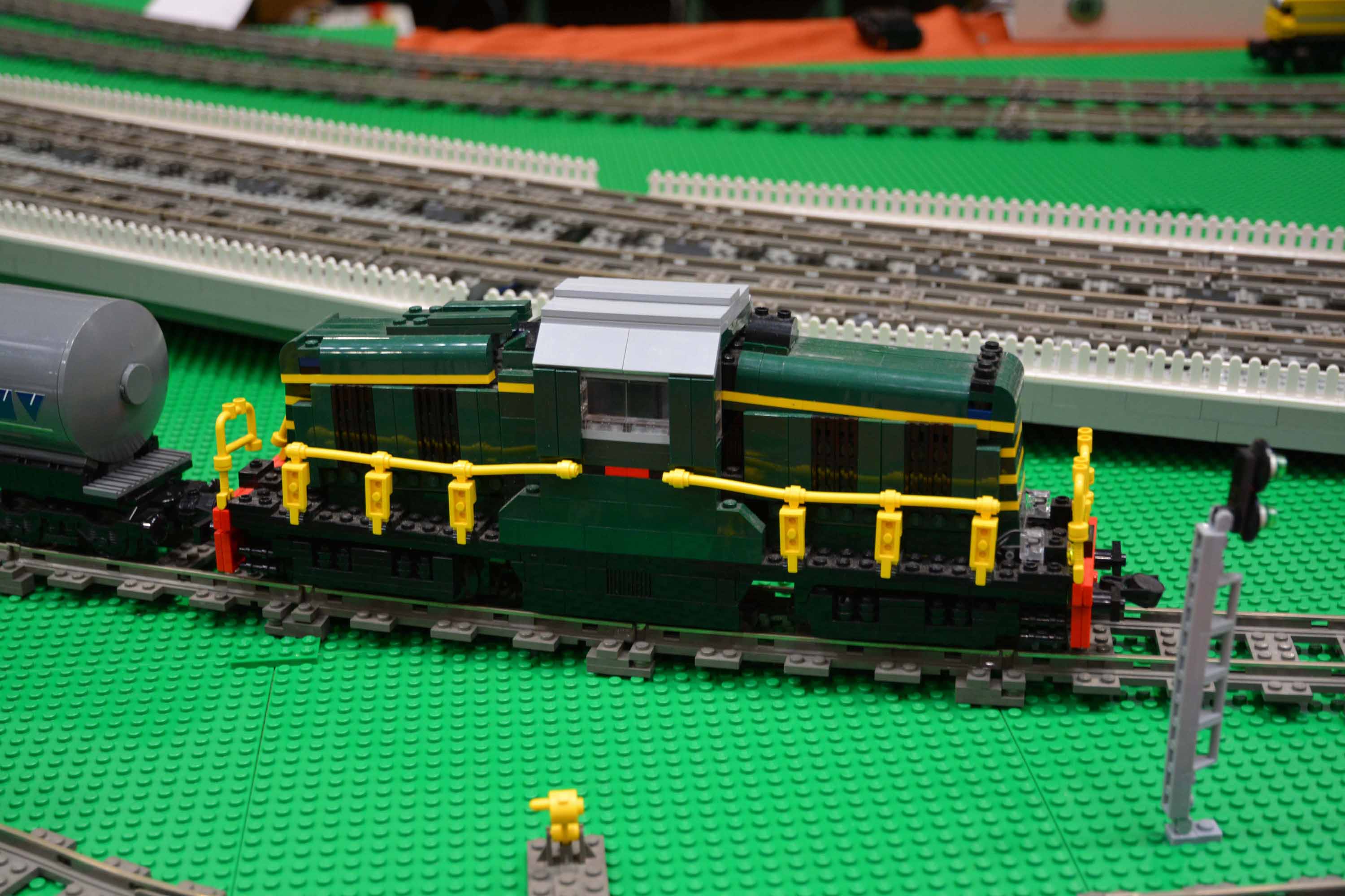 train-07.jpg
