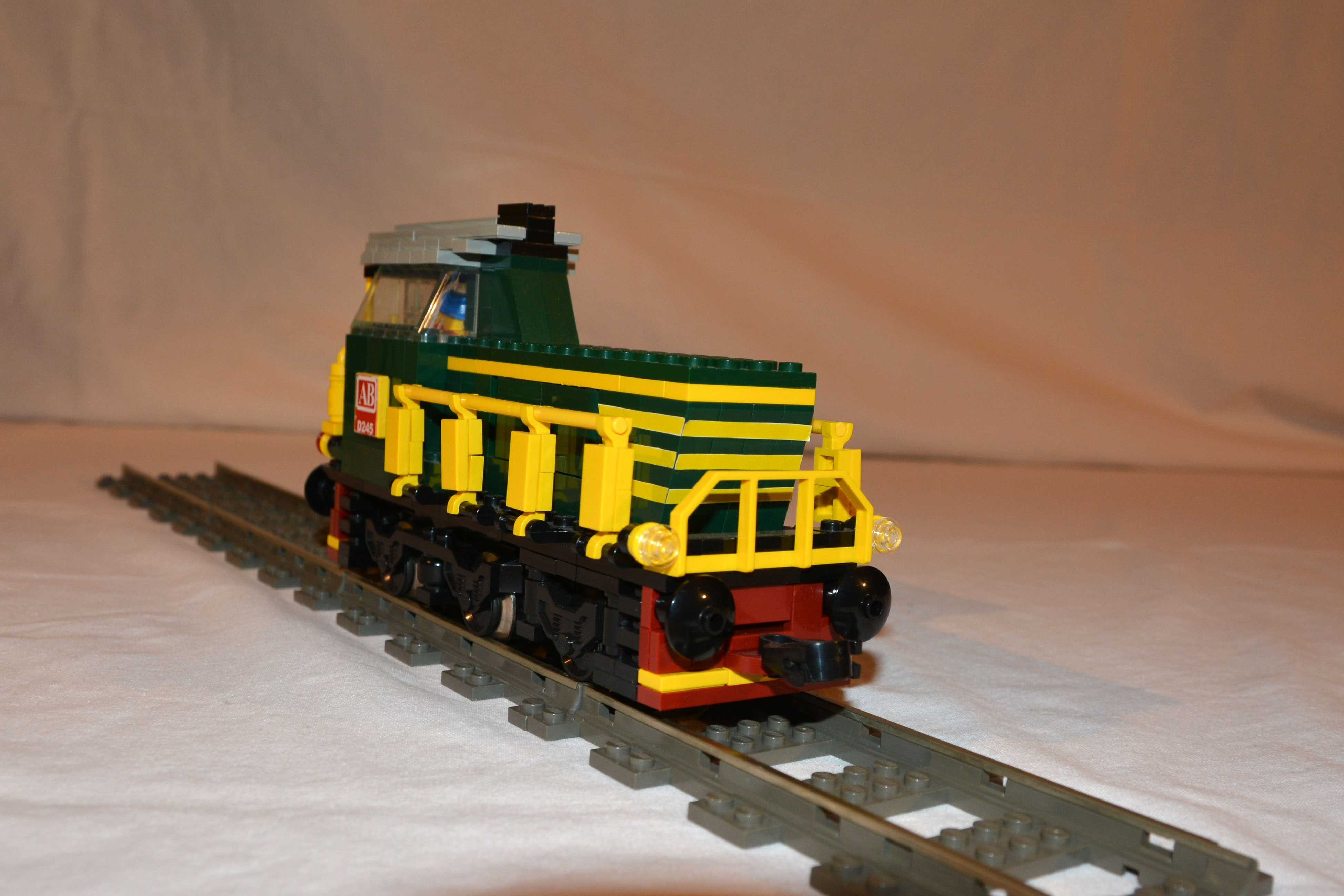 d245_02.jpg