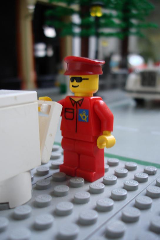 jakob_-_lego_-_pratchett_s_building_exterior_030.jpg