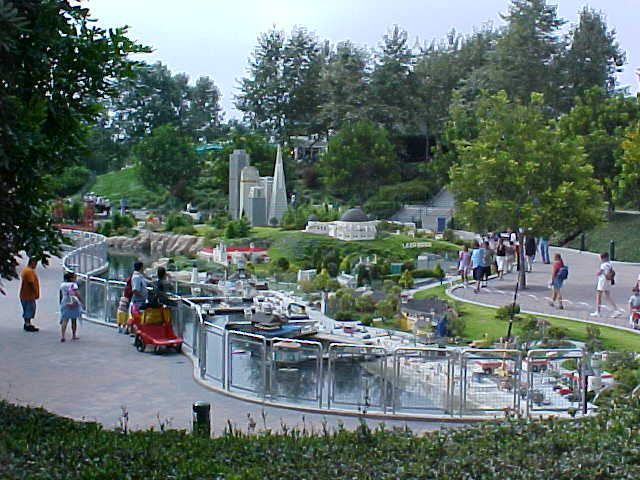 14sep03_01.jpg