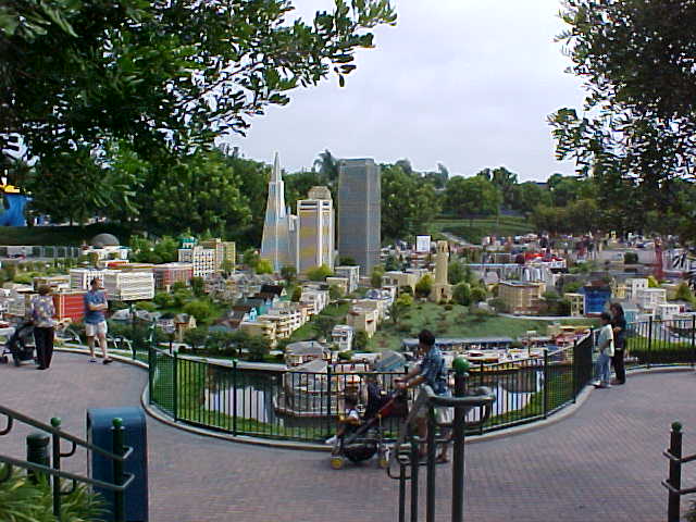 14sep03_03.jpg