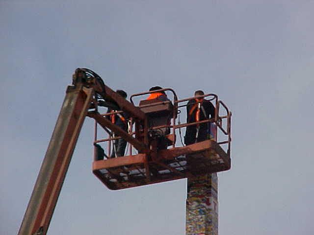 15feb04_04.jpg