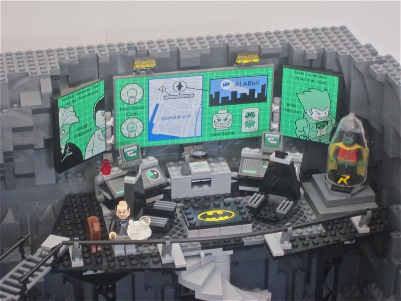 11_batcomputer.jpg