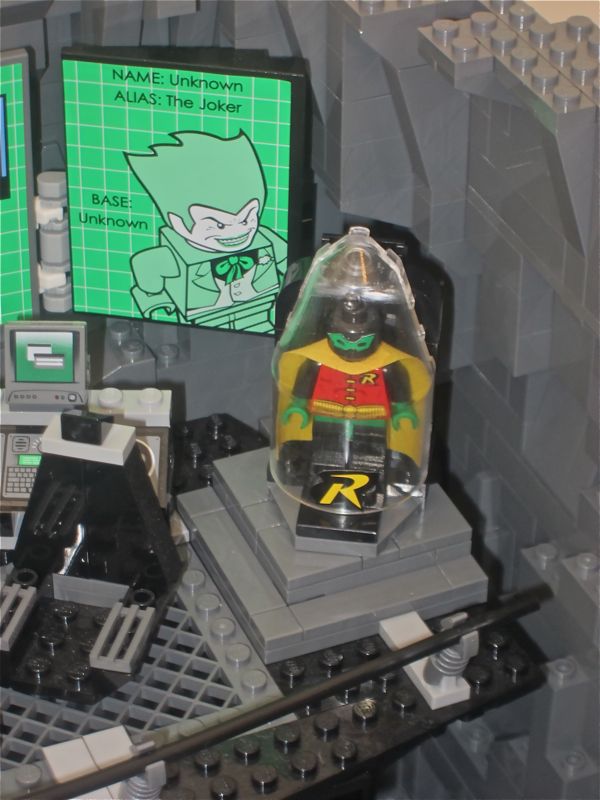 13_robins_memorial.jpg
