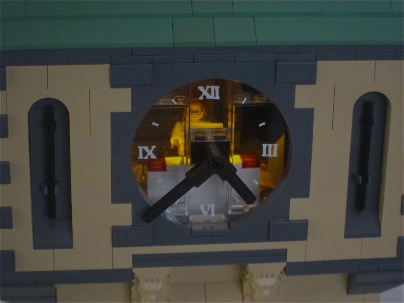 20_oracle_in_the_clock_lights_on.jpg