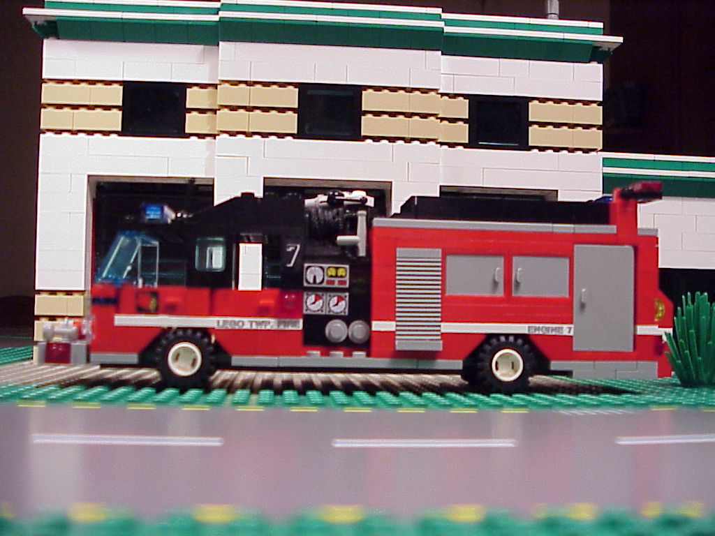 56engine7pumpside.jpg